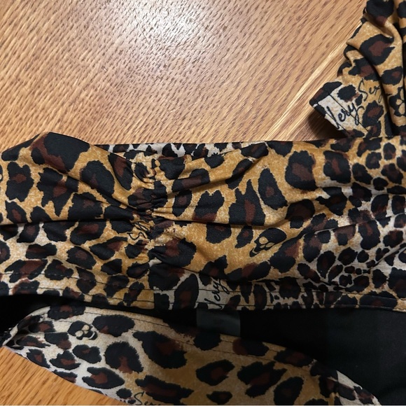 NWOT Victoria’s Secret Bombshell very sexy leopard print bikini. 32B, small - Picture 8 of 9